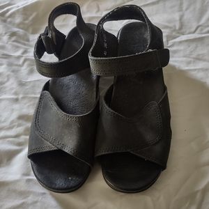 Women's dansko 9-9.5